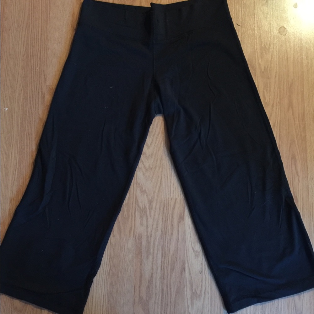 Lululemon wide leg capris